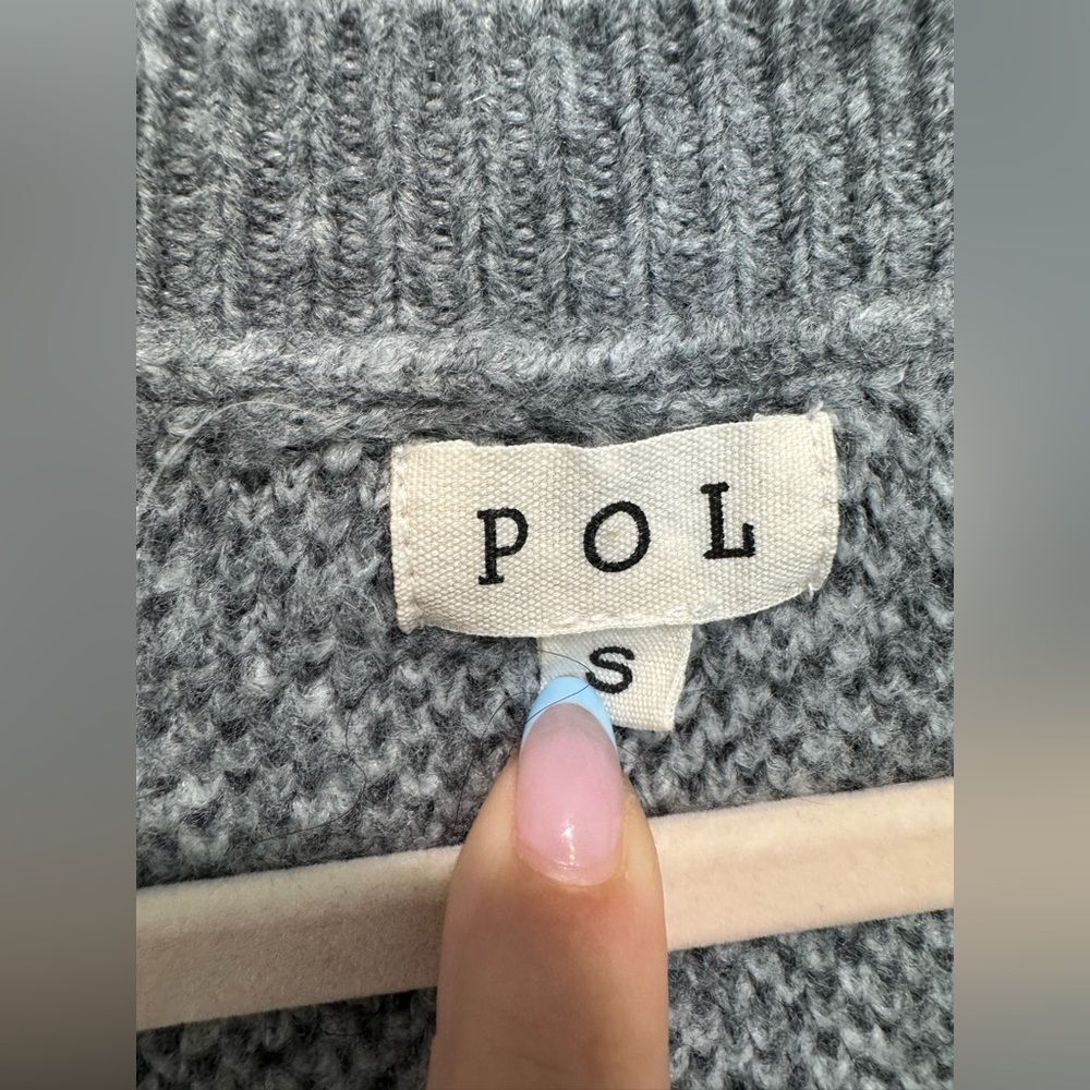 POL Gray Camo V-Neck Sweater – Size Small (Very Oversized) - Picture 4 of 5